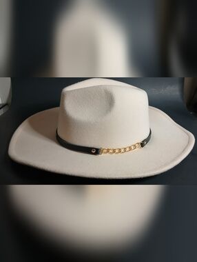 Womens Unbranded Beige Wide Brim Fedora with black and gold color chain